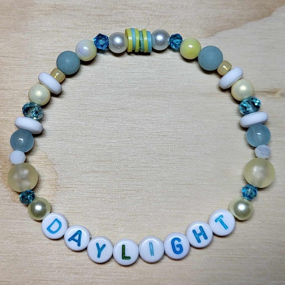 Daylight- Taylor Swift Friendship Bracelet, Size 8"